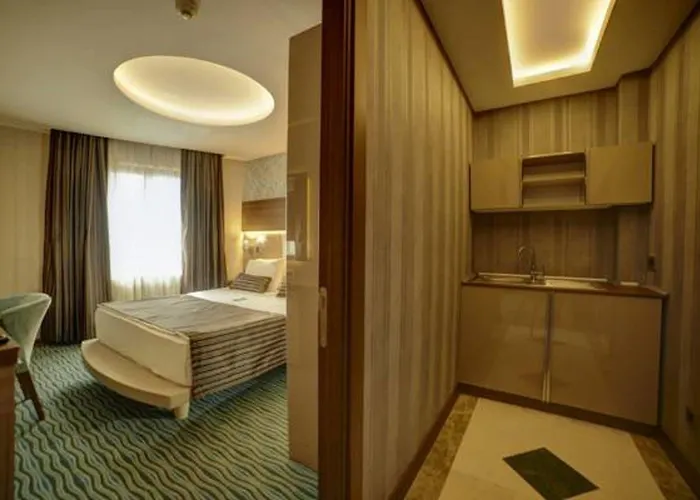 Hotel Saffron 3*