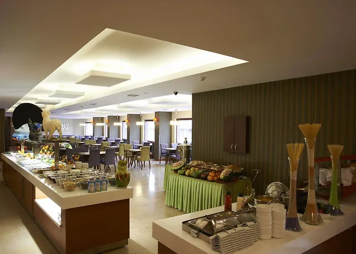 Saffron Hotel 3*